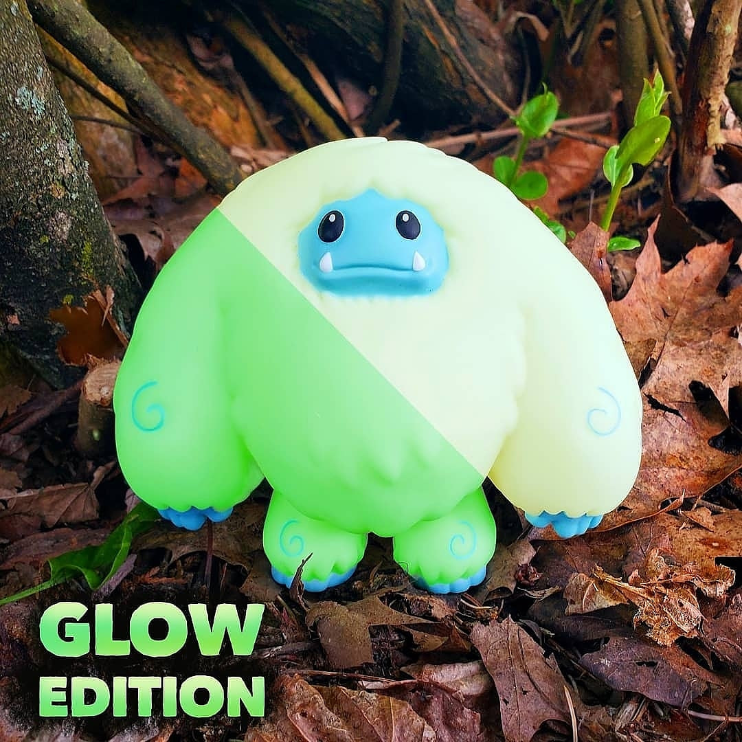 Limited Glow Edition Chomp Vinyl Figure Pre-order Ships ~2 Months