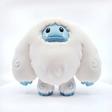 Load image into Gallery viewer, Classic Edition Chomp Vinyl Figure
